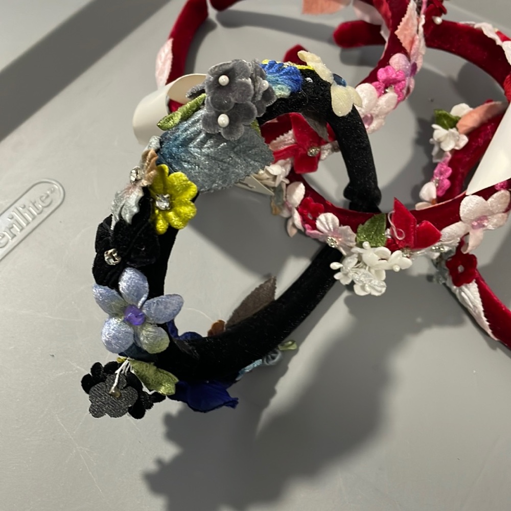 NWOT Kaiya Eve Girls Black Velvet Floral Headband